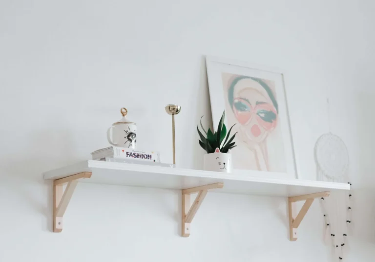 Shelves mounting
